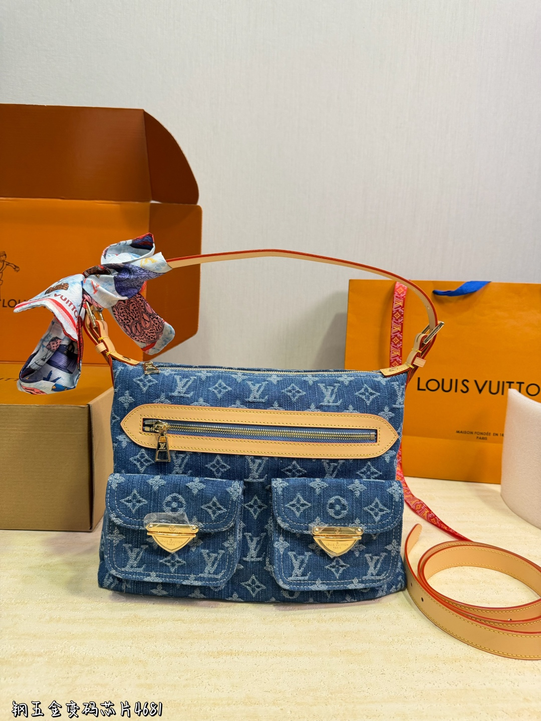 LV Luxury Monogram Handbag Monogram Canvas Cowhide Leather